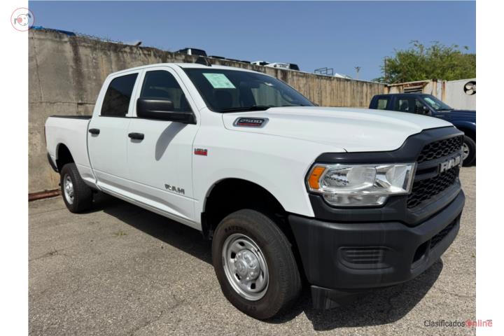 Tradesman 4x4 6.4L V8