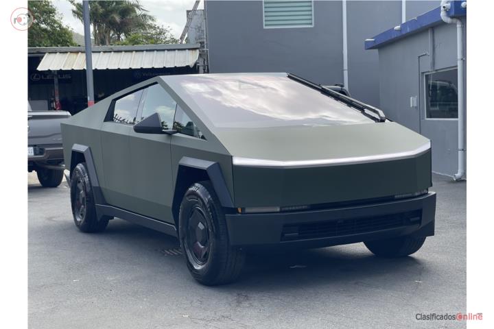 TESLA CYBER TRUCK 2025