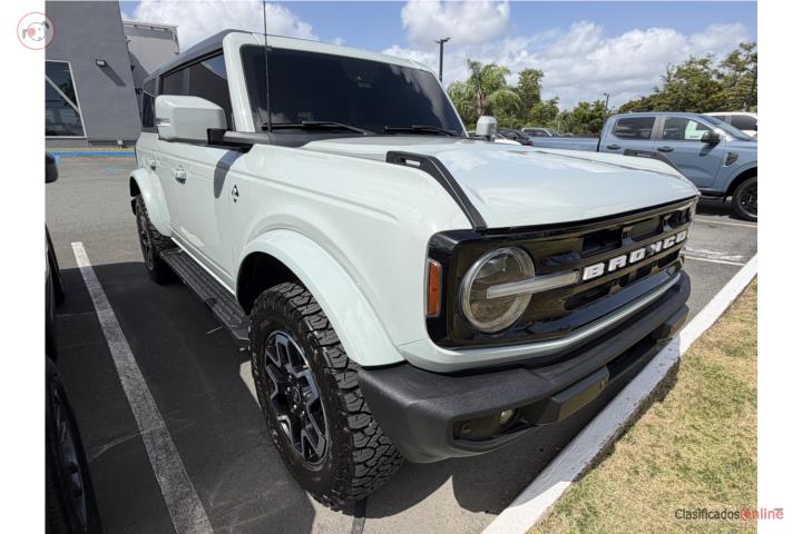 BRONCO OUTERBANKS 2022 4x4 cemento PIEL LLAMA