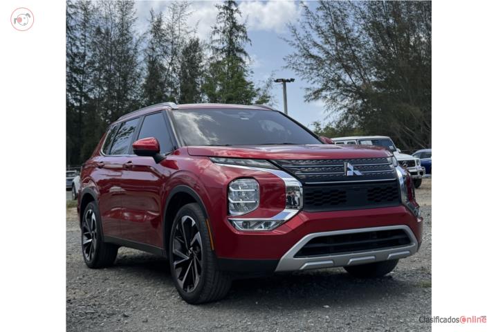 MITSUBISHI OUTLANDER SE