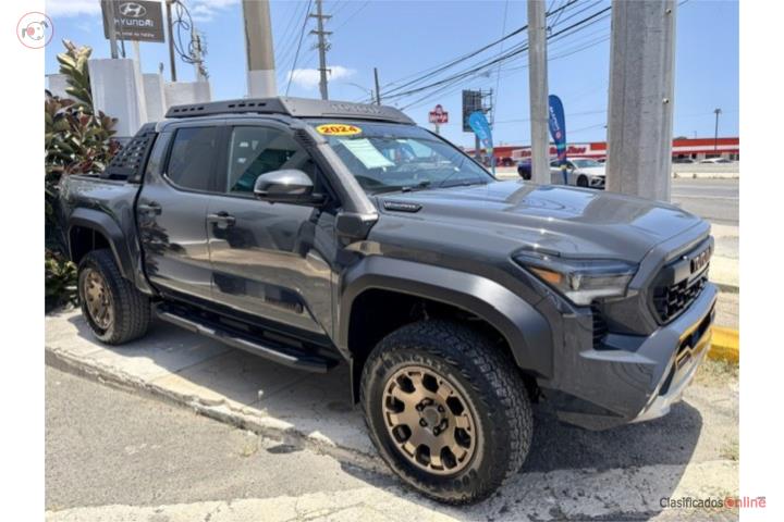 TOYOTA Tacoma