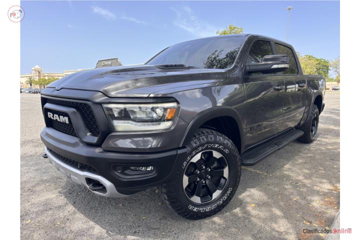 RAM REBEL GT HEMI 32k millas