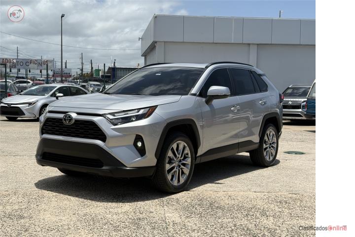 Toyota RAV4 XLE 2024
