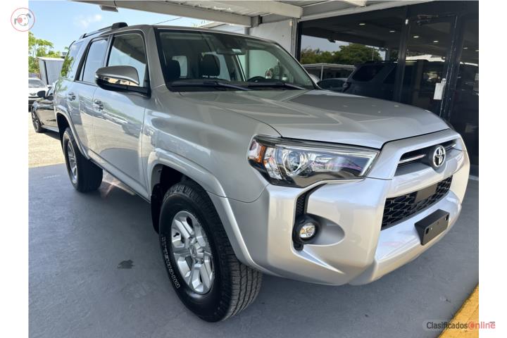 TOYOTA 4RUNNER SR5 2023 (SOLO 35K MILLAS)