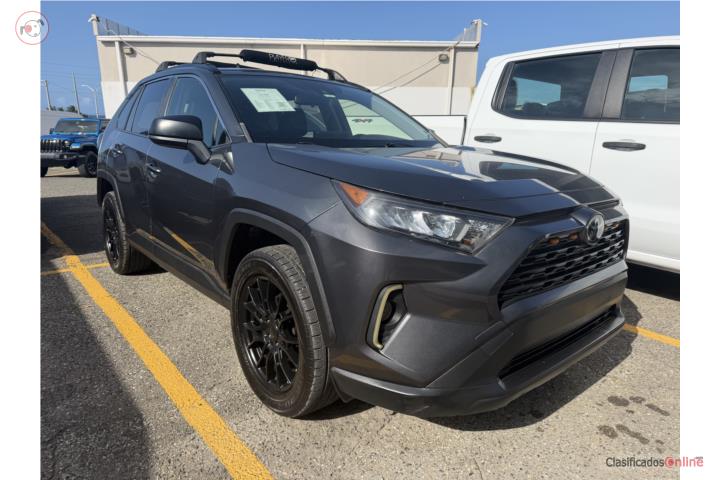 TOYOTA RAV4 LE 2020 CON 80K MILLAS