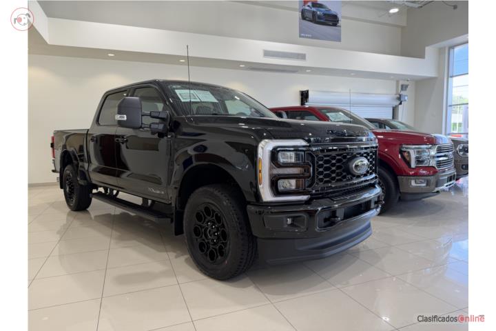 Ford F-250 XLT Premium 2026 Panorámica y Piel