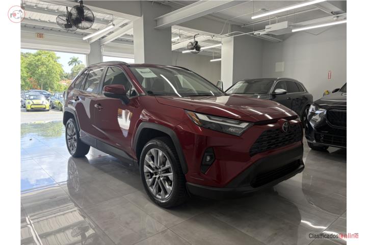 2023 RAV 4 XLE PREMIUM-29,000 MILLAS