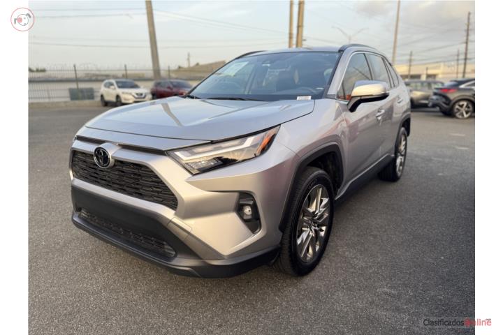 Toyota RAV4 XLE Premium 2024
