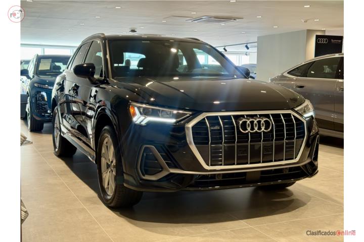 Audi Q3 S line package $44,900 10k millas