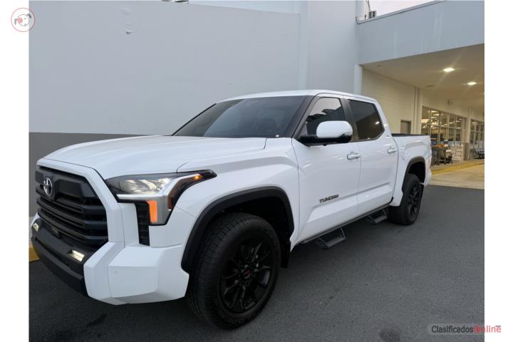 TOYOTA TUNDRA SR5 PREMIUM 4x4 2025