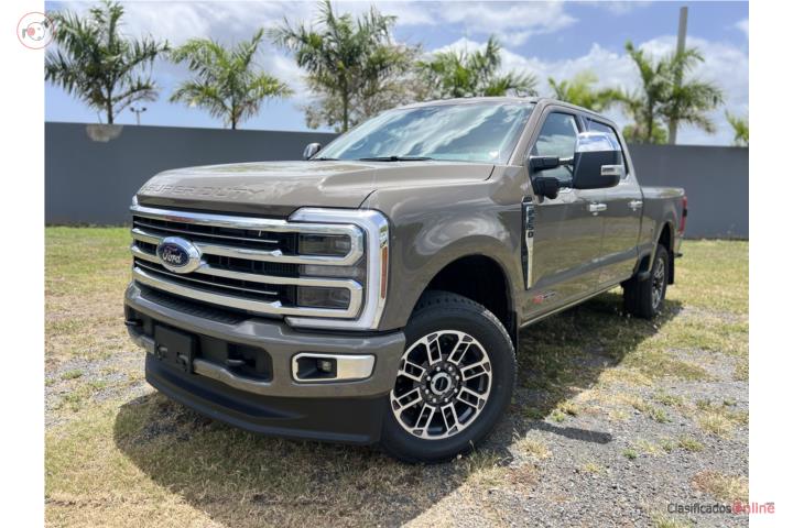 Ford F-250 Platinum 2026 motor high output