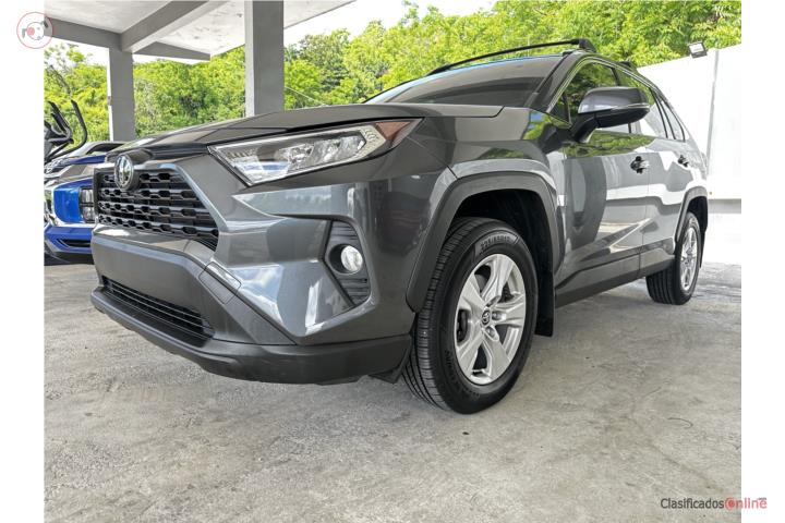 Toyota Rav4 2020 XLE SUN ROOF