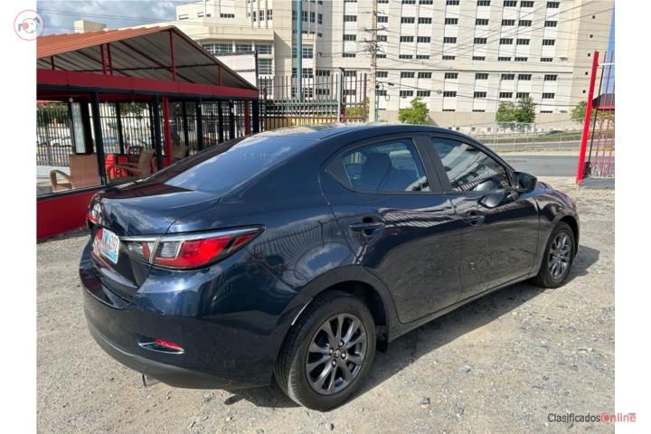 Toyota Yaris 2017 (STD)  opción crédito afect