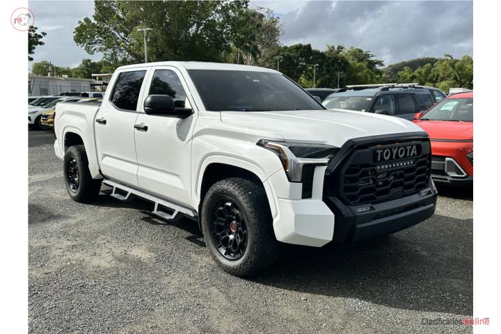 TOYOTA TUNDRA 2024