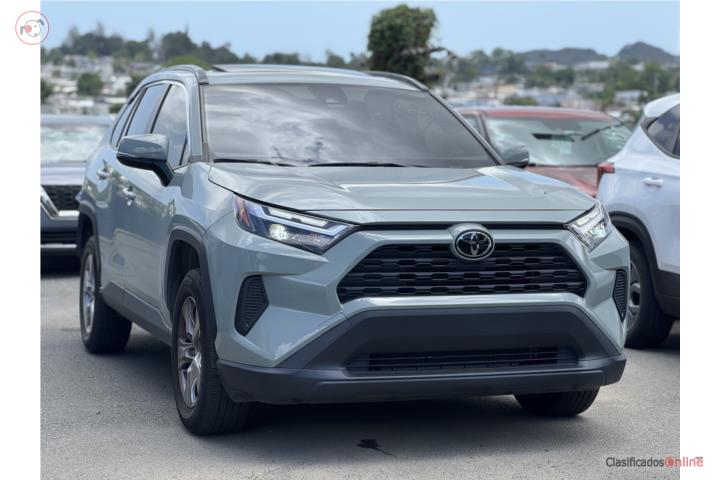 Toyota RAV4 XLE 2024