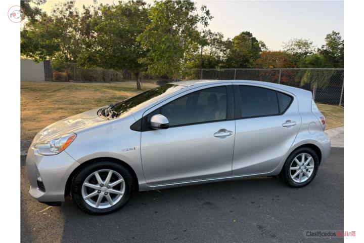 TOYOTA PRIUS C 2013