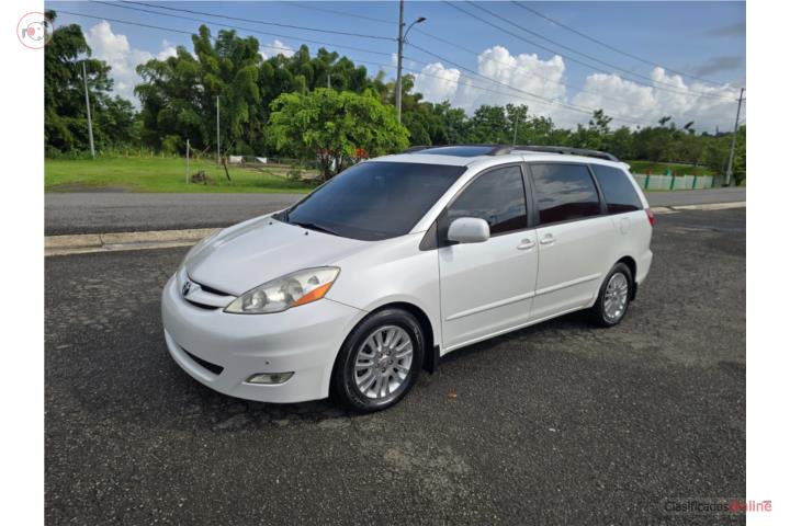 Toyota Sienna XLE 2008