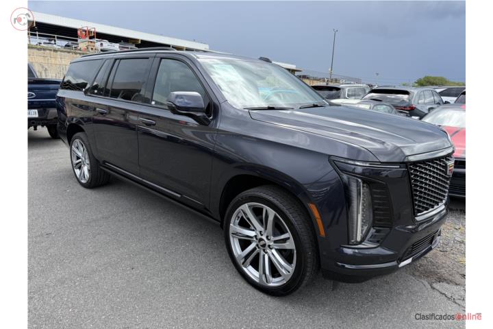 Cadillac Escalade SUV larga