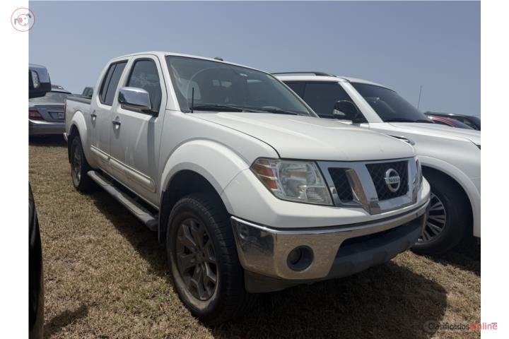 NISSAN FRONTIER SL 4X4 2019 CON 50K MILLAS