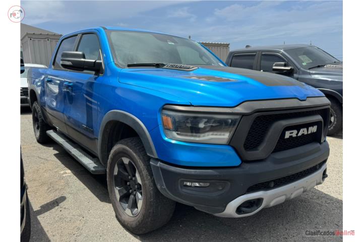 Rebel 4x4 HEMI 5.7L V8