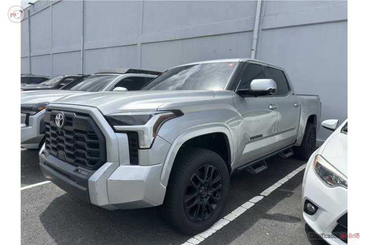 Toyota Tundra TRD Sport 4X4 año 2022.