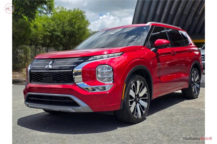 2025 Mitsubishi Outlander SEL 14,898 millas