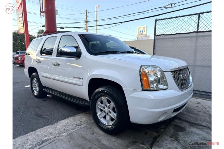 GMC YUCON SLT 4X4 2008  SOLO 56K MILLAS!!!