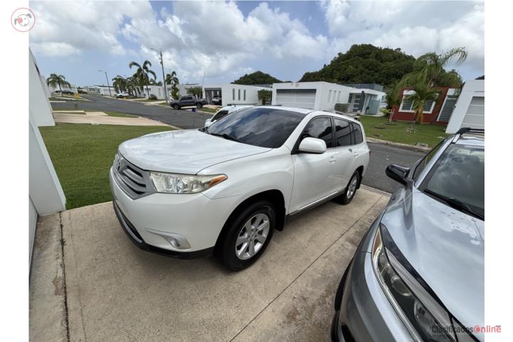 2011 TOYOTA HIGHLANDER 3 FILAS $11,995