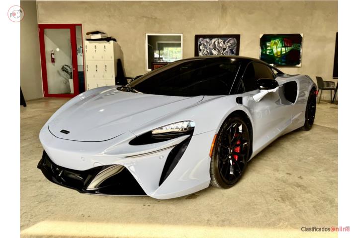 2023 McLaren Artura