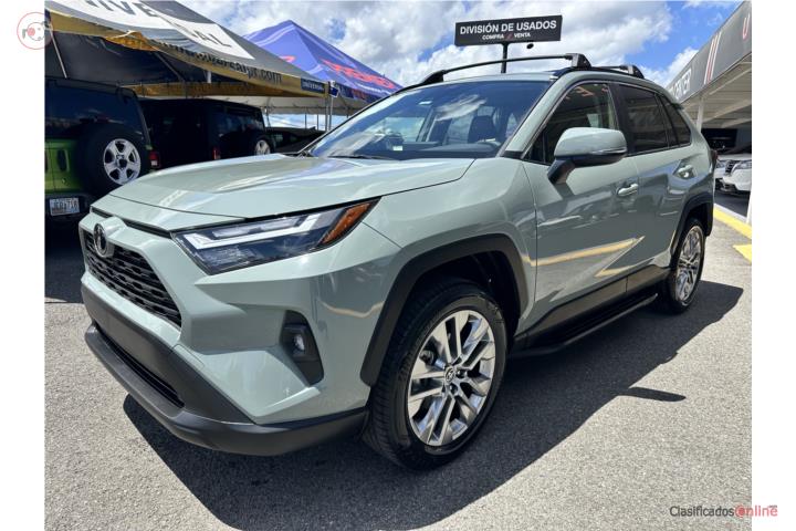 TOYOTA RAV4 XLE 2025 (SOLO 3K MILLAS)
