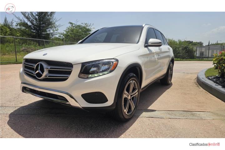 2017 MERCEDES BENZ GLC 300 $15,995