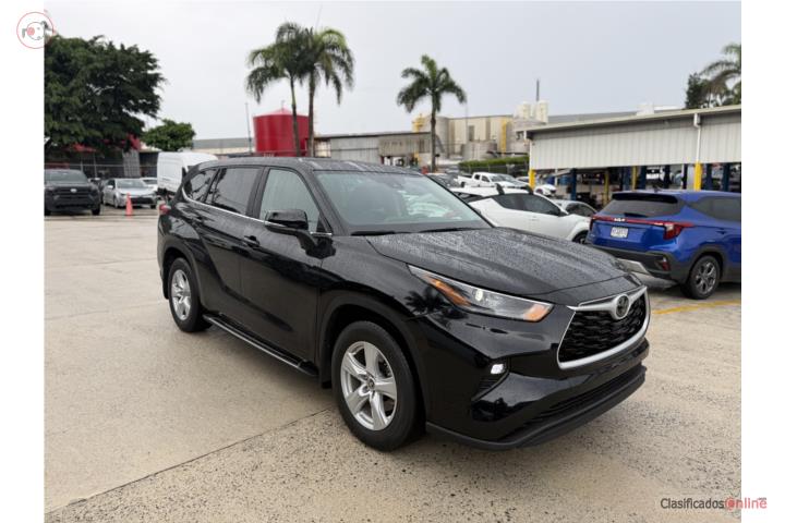 Toyota Highlander LE 2024 solo 6790 millas