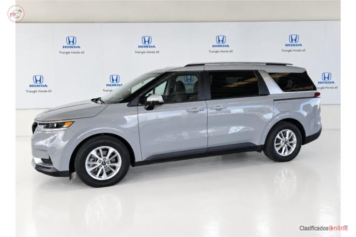 Kia Carnival LX | 3 filas