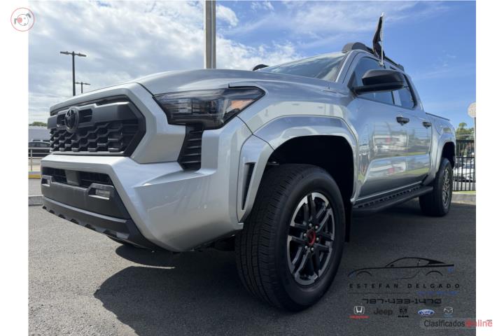 2026 Toyota Tacoma SR5 con 2900 millas