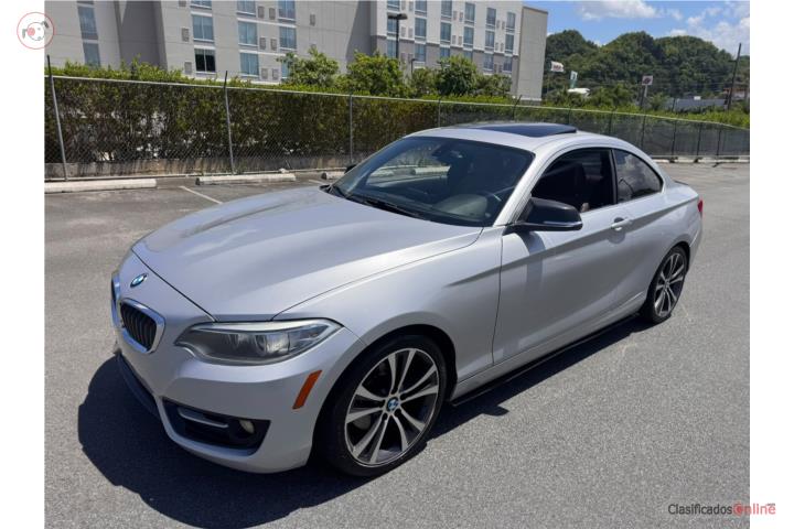 BMW 228i 2015 (Interiores)