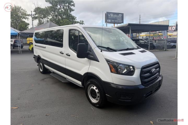 Ford Transit 15 Passenger